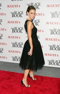 Josie Maran feet photo thumbnail