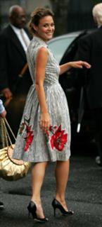 Josie Maran feet photo thumbnail