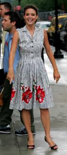 Josie Maran feet photo thumbnail