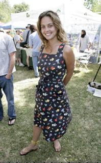 Josie Maran feet photo thumbnail