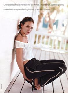 Josie Maran feet photo thumbnail