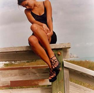 Josie Maran feet photo thumbnail