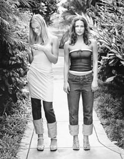 Josie Maran feet photo thumbnail