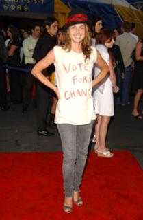 Josie Maran feet photo thumbnail