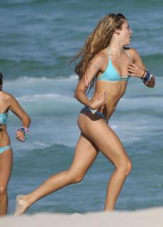 Josie Marie Canseco feet photo thumbnail