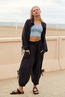Josie Marie Canseco feet photo thumbnail
