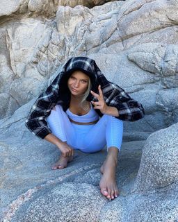 Josie Marie Canseco feet photo thumbnail