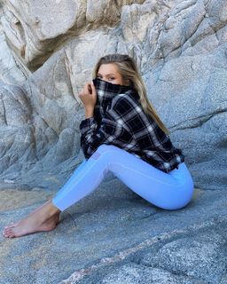 Josie Marie Canseco feet photo thumbnail