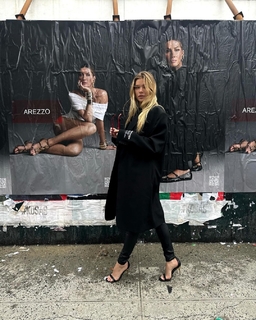 Josie Marie Canseco feet photo thumbnail