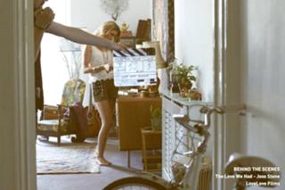 Joss Stone feet photo thumbnail