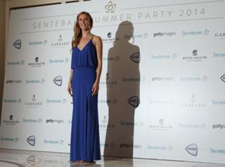 Joss Stone feet photo thumbnail