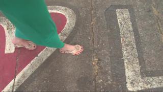Joss Stone feet photo thumbnail