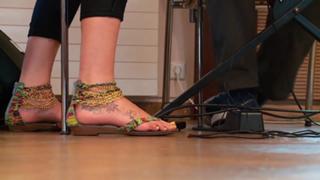 Joss Stone feet photo thumbnail