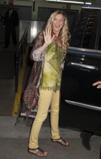Joss Stone feet photo thumbnail