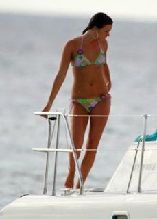 Joss Stone feet photo thumbnail