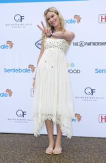 Joss Stone feet photo thumbnail