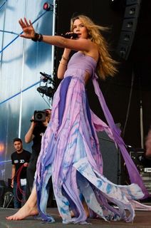 Joss Stone feet photo thumbnail