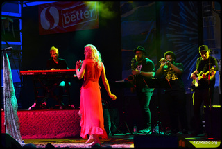 Joss Stone feet photo thumbnail