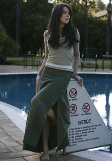 Joss Stone feet photo thumbnail