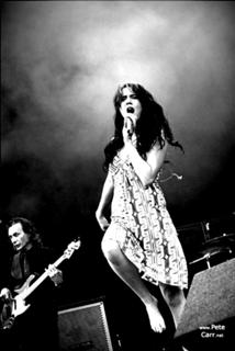 Joss Stone feet photo thumbnail