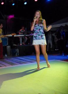 Joss Stone feet photo thumbnail