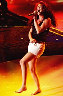 Joss Stone feet photo thumbnail