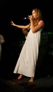 Joss Stone feet photo thumbnail