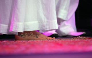 Joss Stone feet photo thumbnail