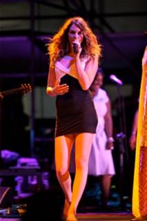 Joss Stone feet photo thumbnail