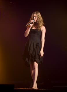 Joss Stone feet photo thumbnail