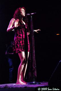 Joss Stone feet photo thumbnail