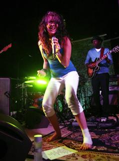 Joss Stone feet photo thumbnail