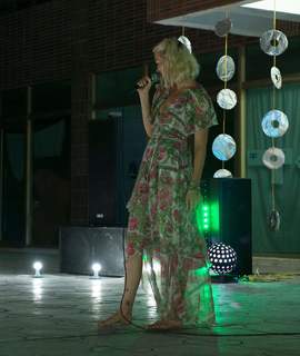 Joss Stone feet photo thumbnail