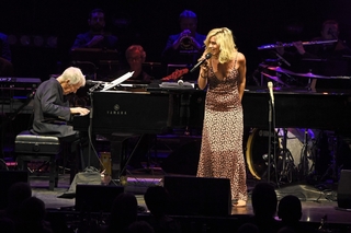 Joss Stone feet photo thumbnail