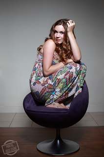 Joss Stone feet photo thumbnail