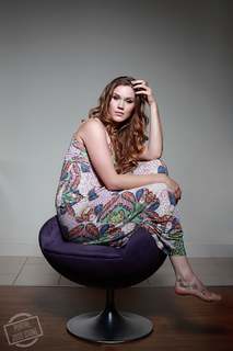 Joss Stone feet photo thumbnail