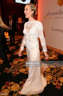 Joss Stone feet photo thumbnail