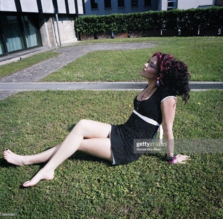 Joss Stone feet photo thumbnail