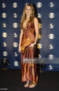 Joss Stone feet photo thumbnail