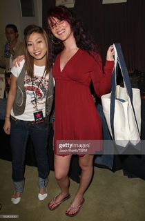 Joss Stone feet photo thumbnail