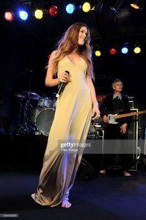 Joss Stone feet photo thumbnail