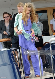 Joss Stone feet photo thumbnail