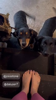 Joss Stone feet photo thumbnail