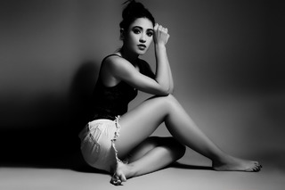 Joséphine Jobert feet photo thumbnail