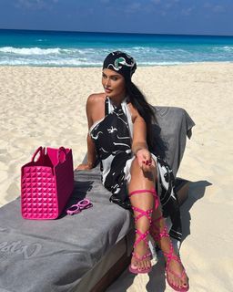 Joumana Mourad feet photo thumbnail