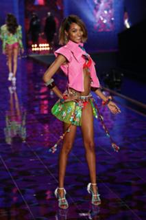 Jourdan Dunn feet photo 17