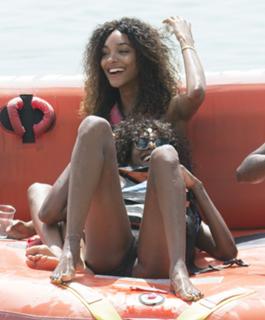 Jourdan Dunn feet photo 15