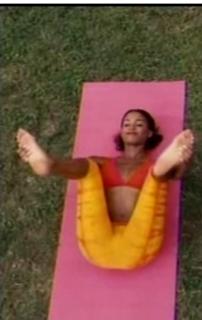 Joy Bryant feet photo thumbnail