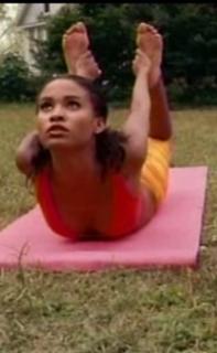 Joy Bryant feet photo thumbnail