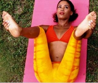 Joy Bryant feet photo thumbnail